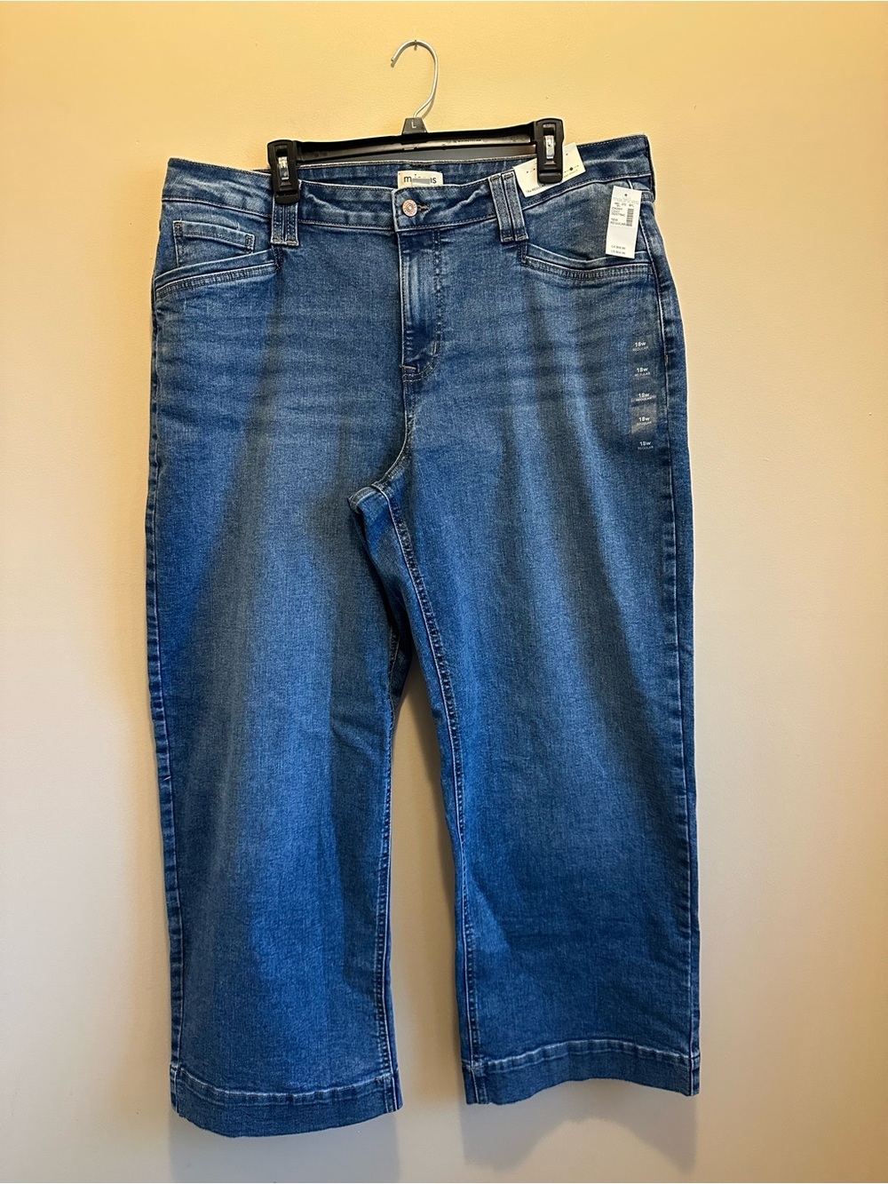 NWT Woman’s M Jeans‎ 18W Regular High Rise Wide Leg Super Stretch Medium Wash